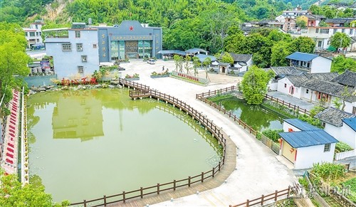 枫朗镇积极做好南方工委旧址建设.图为大埔角村红色广场.