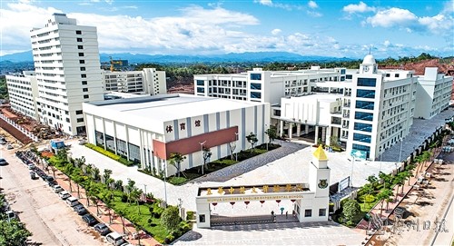 五华中英文实验学校计划今年9月份开学.(潘炜玲 摄)