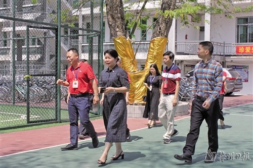 丰顺县教育局长张武珍到球山中学调研